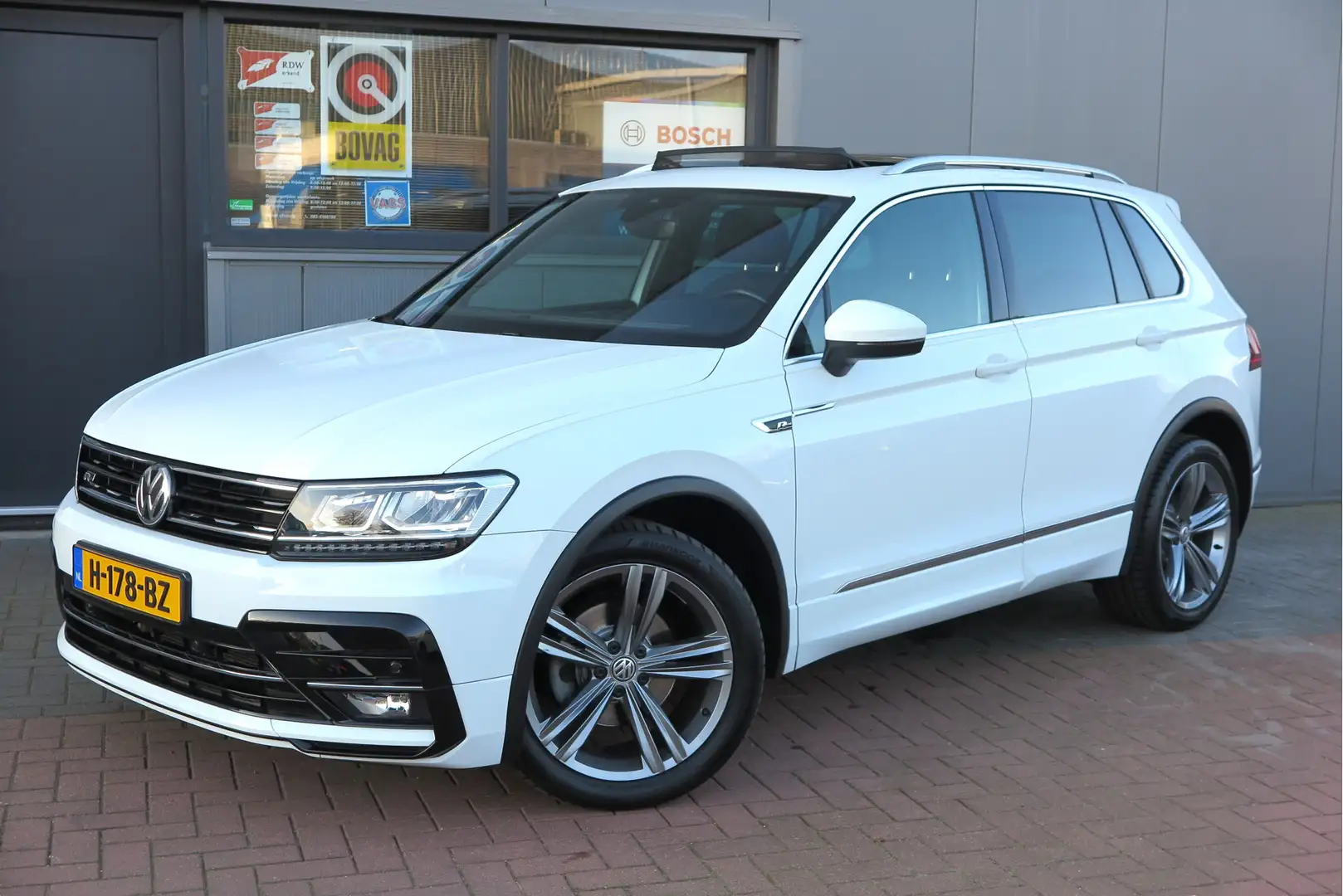 Volkswagen Tiguan 1.5 TSI 150PK DSG ACT Highline Business R-Line Pan Blanc - 2