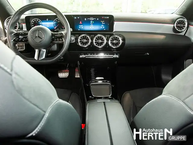 Mercedes-Benz Cla view 10