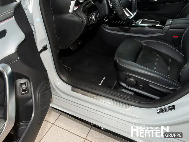 Mercedes-Benz Cla view 12
