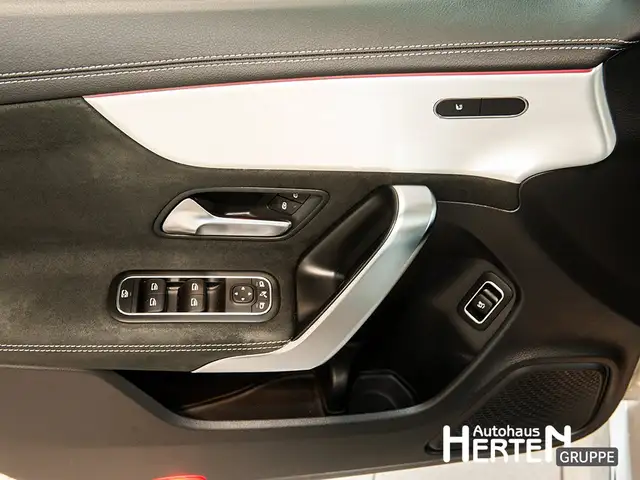 Mercedes-Benz Cla view 9