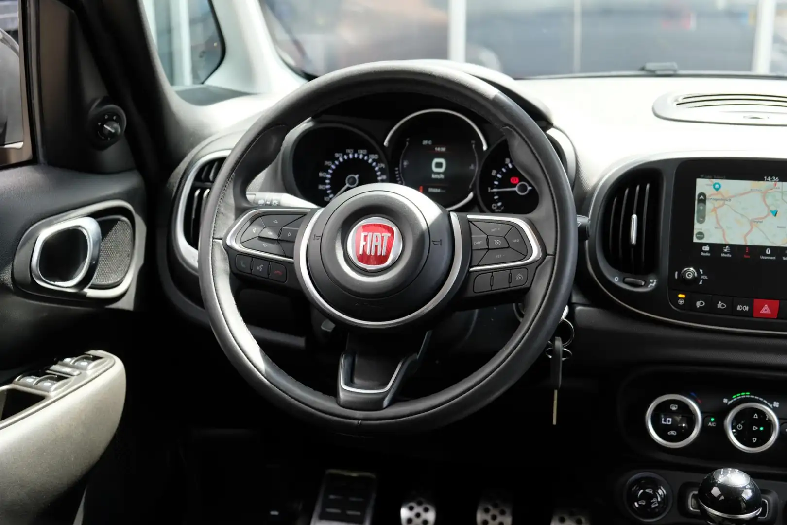 Fiat 500L 0.9 TwinAir Cross **55.884KM ORG NL** Navigatie/Ca Bruin - 2