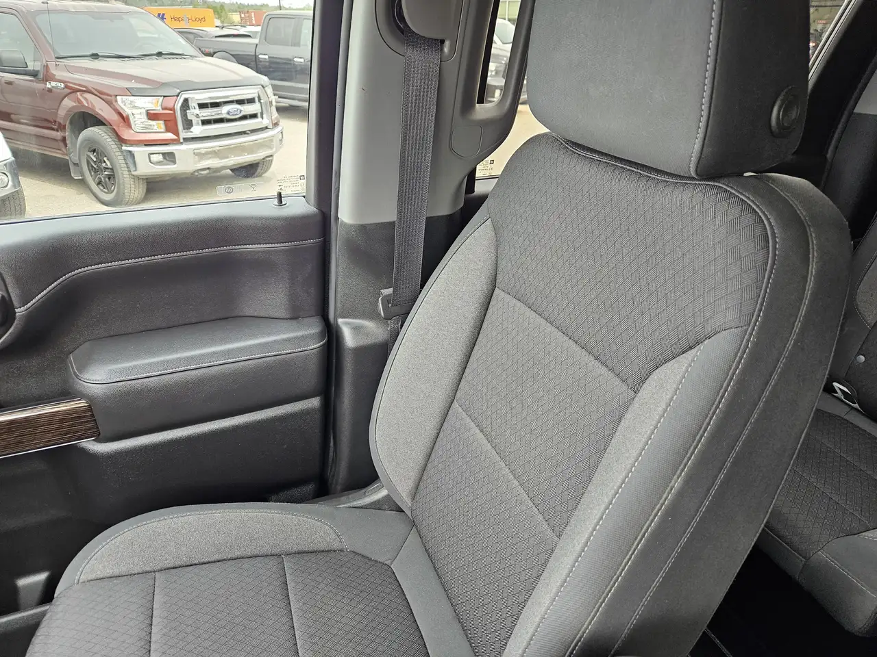 GMC Sierra 2500HD снимка GMC Sierra 2500HD
