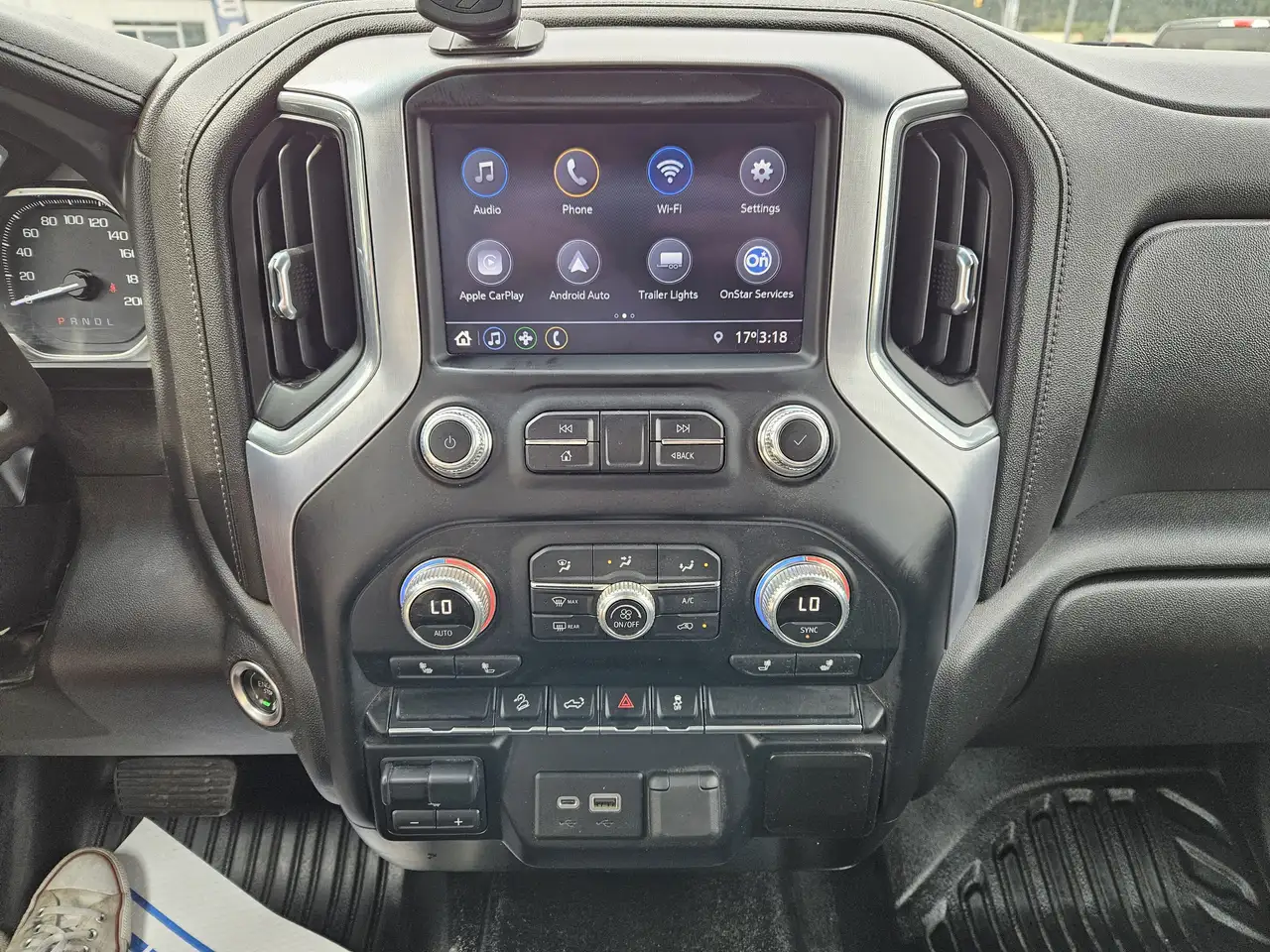 GMC Sierra 2500HD снимка GMC Sierra 2500HD