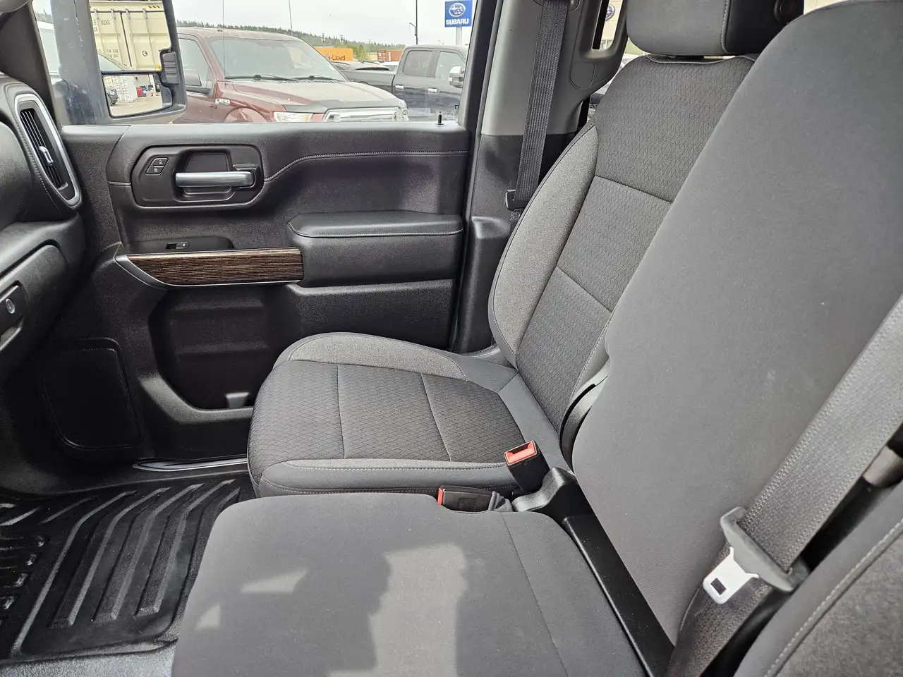 GMC Sierra 2500HD снимка GMC Sierra 2500HD