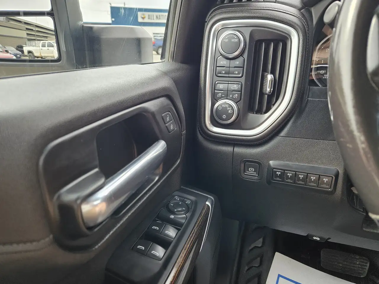 GMC Sierra 2500HD снимка GMC Sierra 2500HD