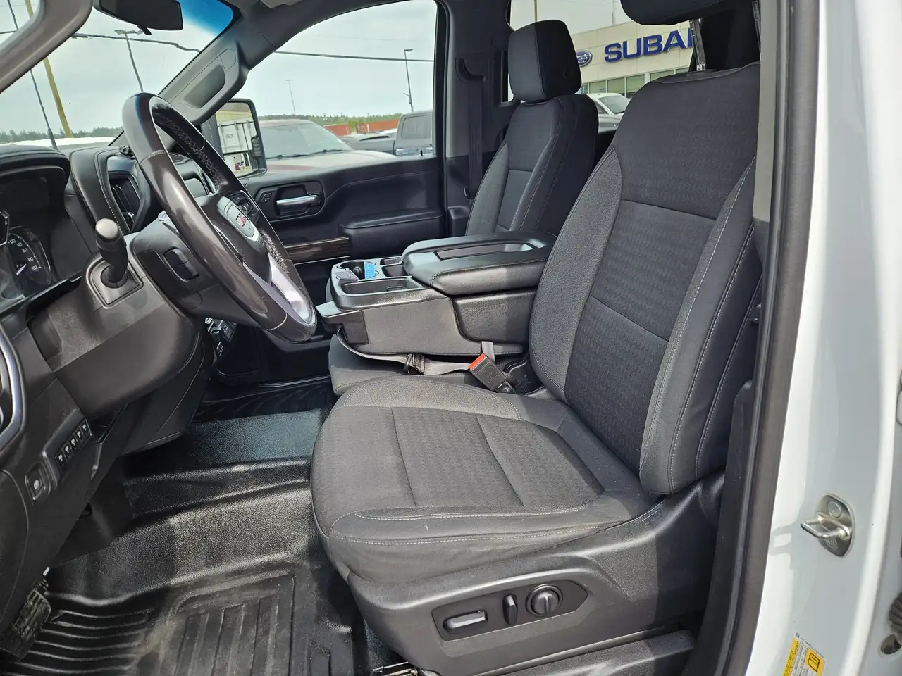 GMC Sierra 2500HD снимка GMC Sierra 2500HD