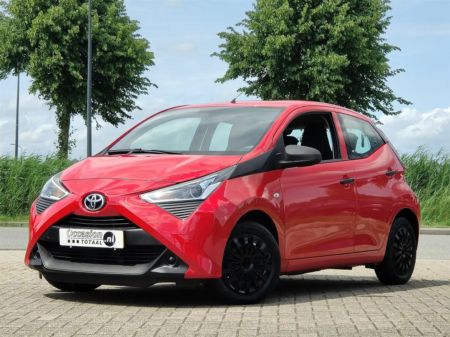 Toyota Aygo 1.0 VVT-i X-Fun | Bluetooth | Airco | Begrenzer Rouge - 1