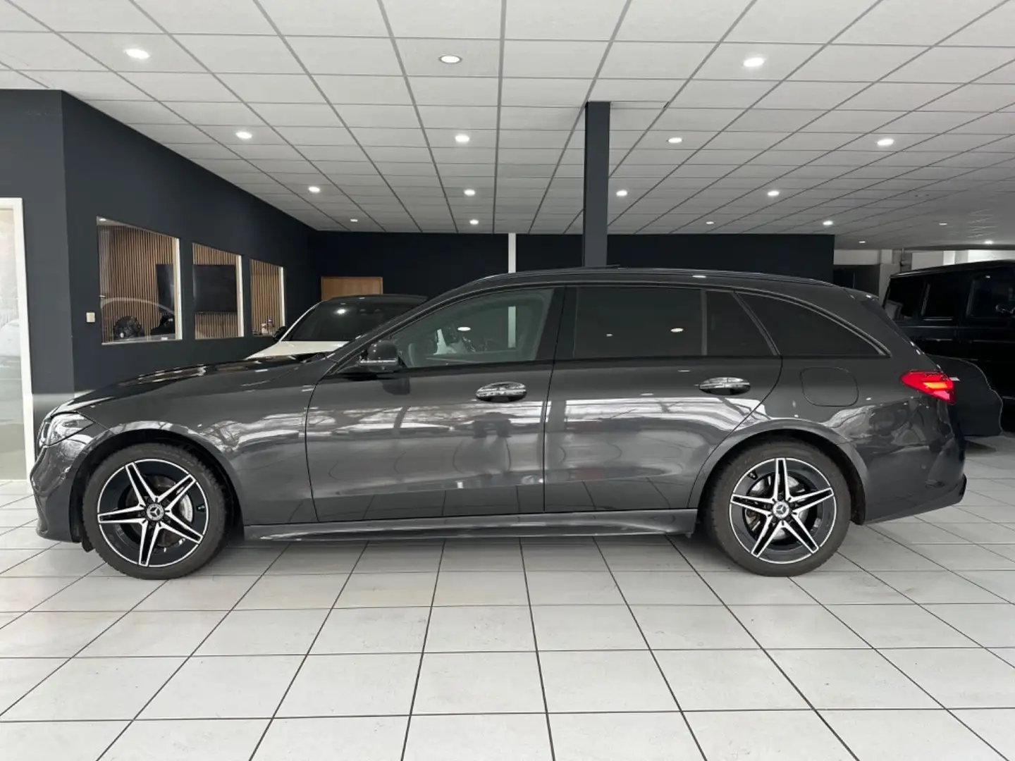 Mercedes-Benz C 300 e T*AMG*DISTRONIC*PANO*DIGITAL-L*MEMORY*360 Grau - 2