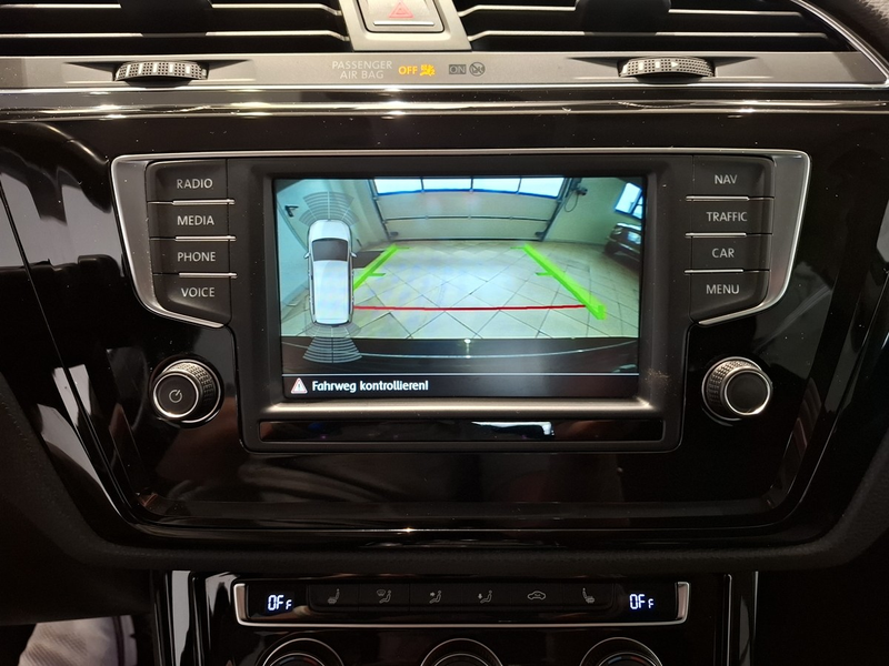 Volkswagen Touran 1.4 TSI DSG Highline LED Navi Kamera — photo 9