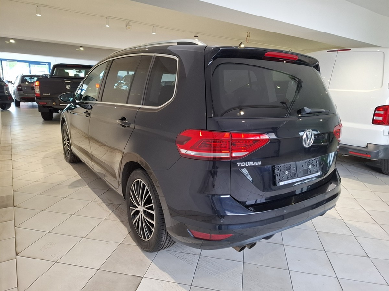 Volkswagen Touran 1.4 TSI DSG Highline LED Navi Kamera — photo 5