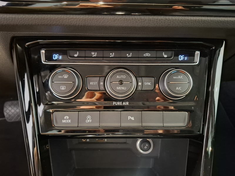 Volkswagen Touran 1.4 TSI DSG Highline LED Navi Kamera — photo 14