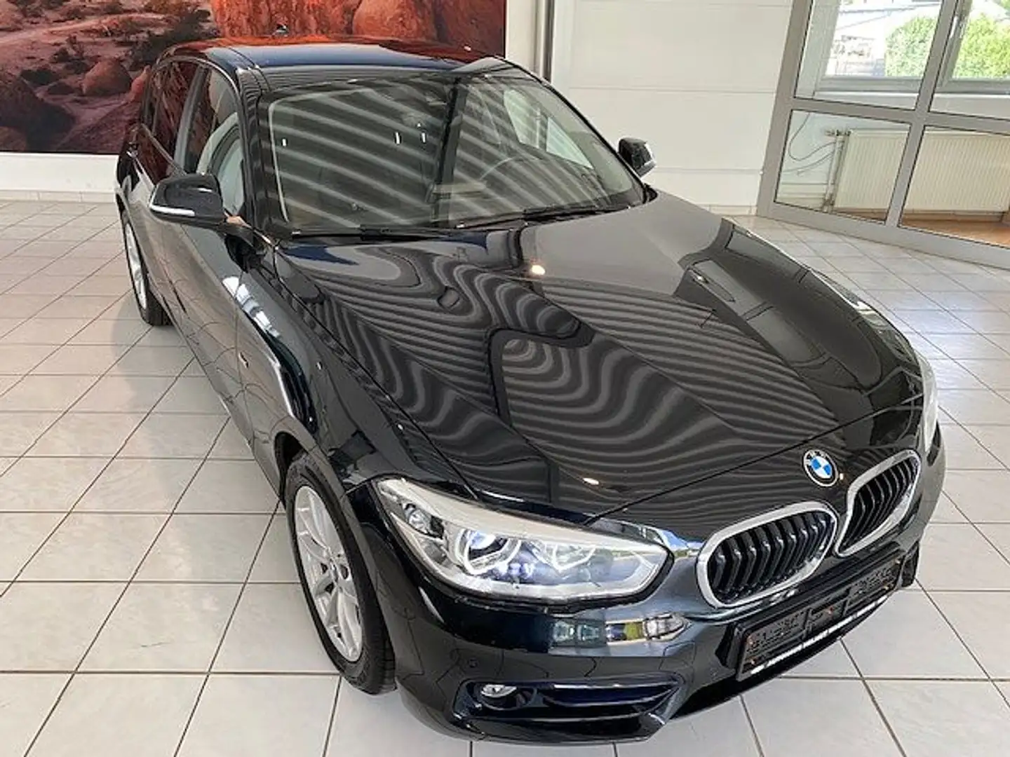 BMW 118 i Aut. Sport Line/LEDER/NAVI Negru - 1