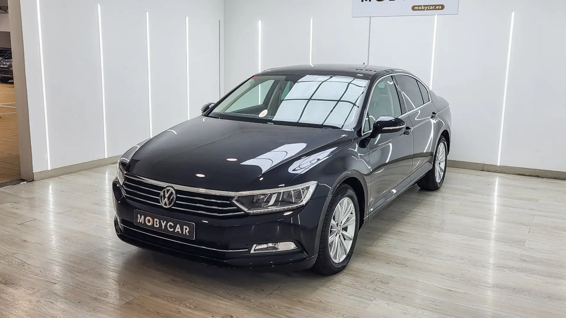 Volkswagen Passat Variant 2.0TDI Advance 110kW Чёрный - 1