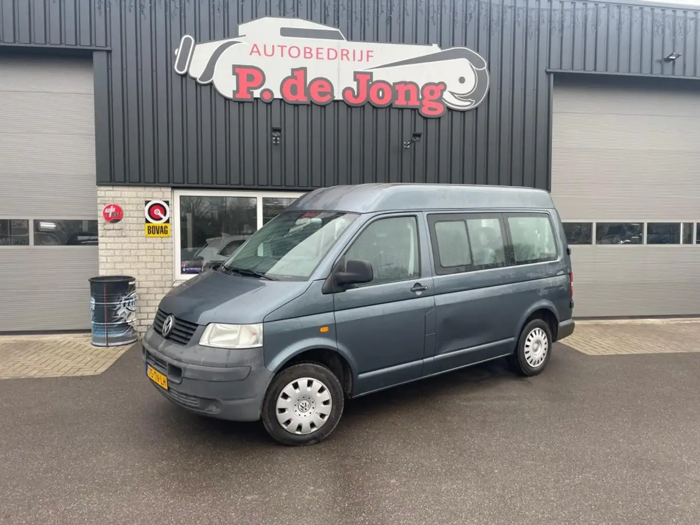Volkswagen T5 Kombi 9 persoons uitvoering Nwe Distributie + Nwe Koppel Gris - 1