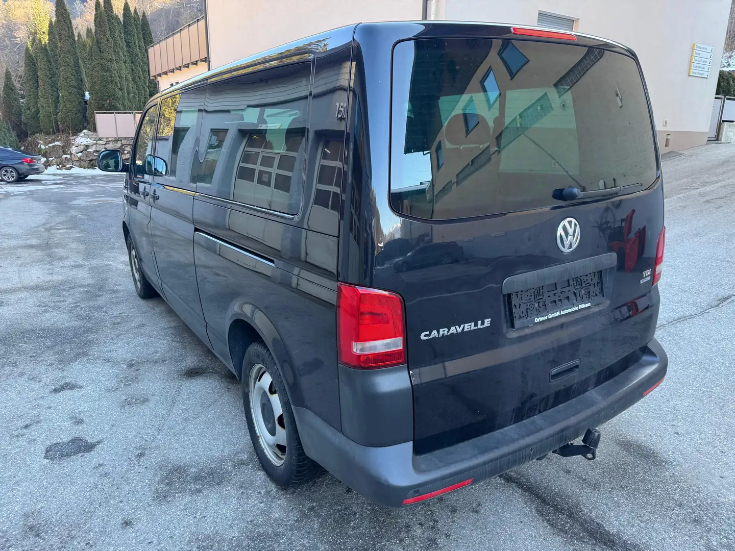 Volkswagen T5 Multivan Caravelle Trendline lang 4Motion Schwarz - 2