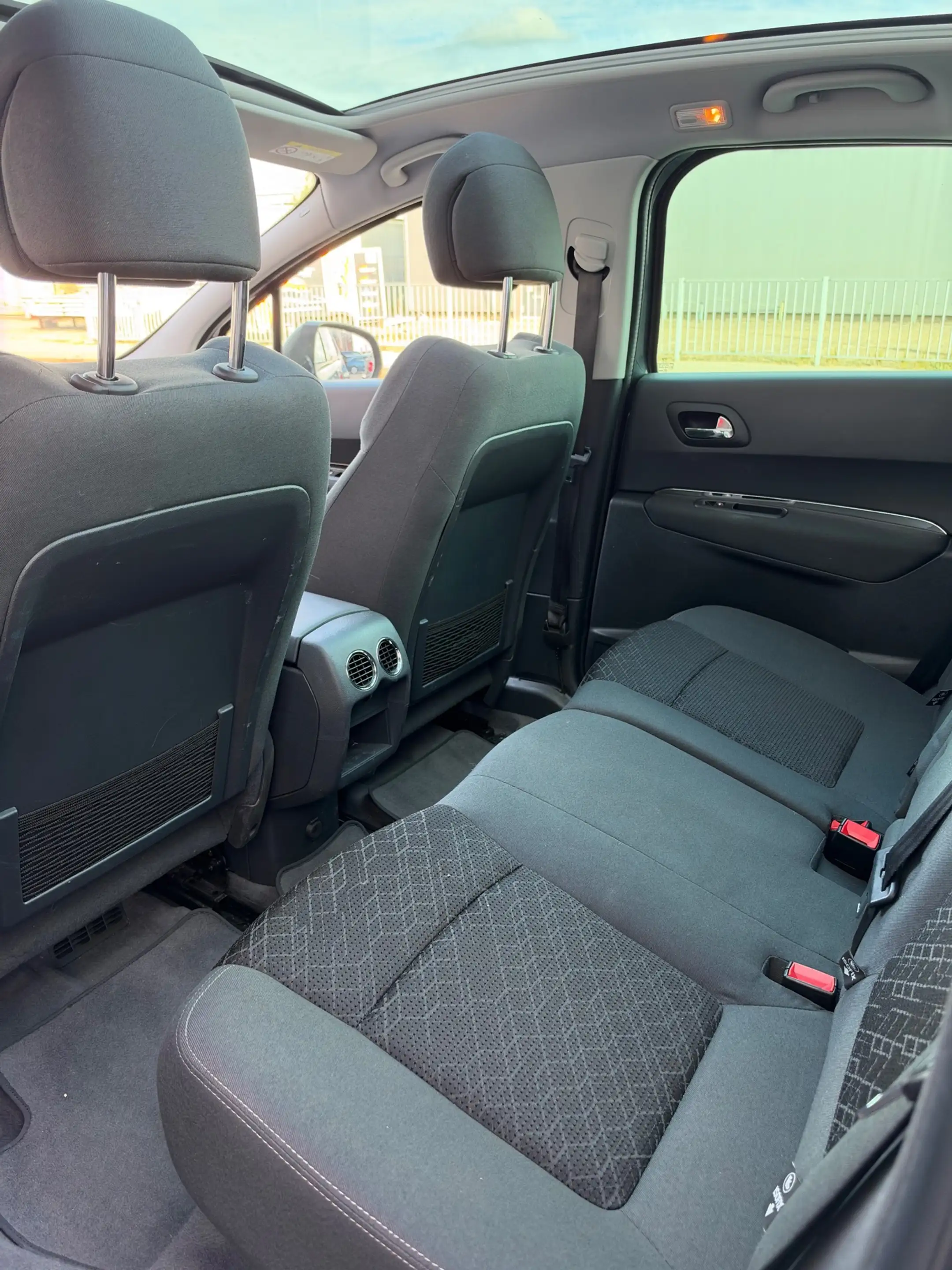 Peugeot 3008 1.2 PureTech Style / Navi / Camera / Pano / PDC / — photo 16