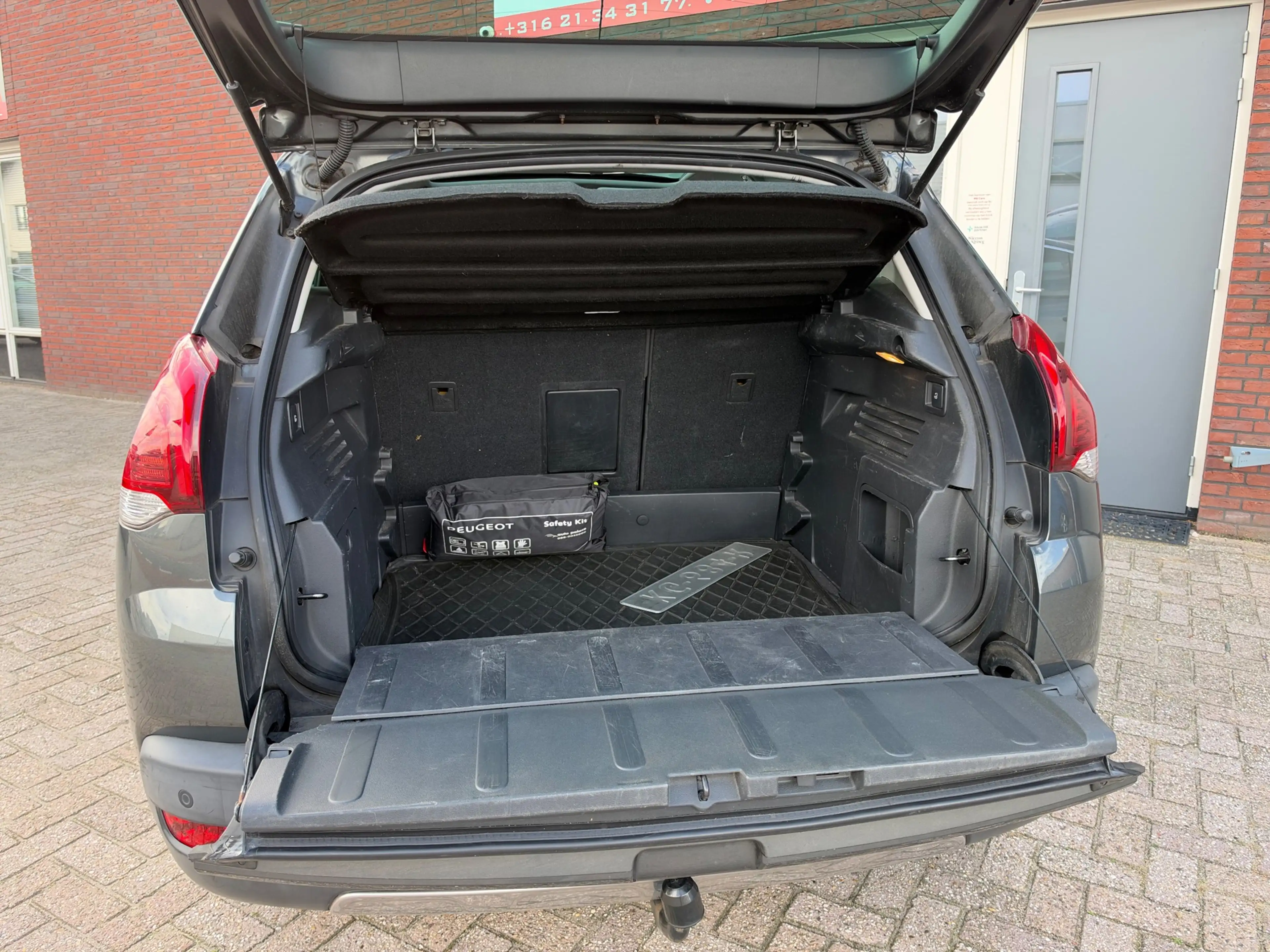 Peugeot 3008 1.2 PureTech Style / Navi / Camera / Pano / PDC / — photo 17