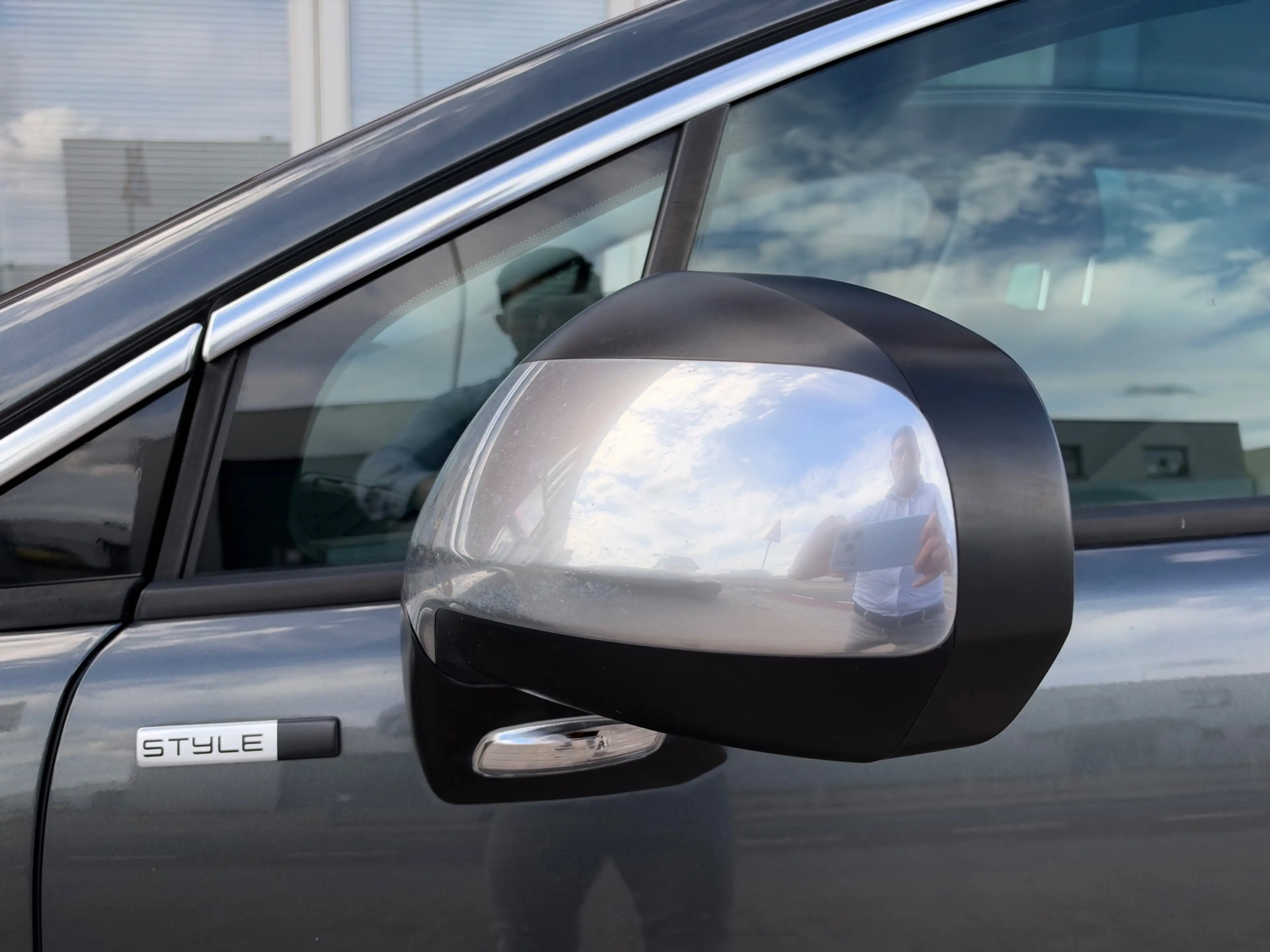 Peugeot 3008 1.2 PureTech Style / Navi / Camera / Pano / PDC / — photo 13