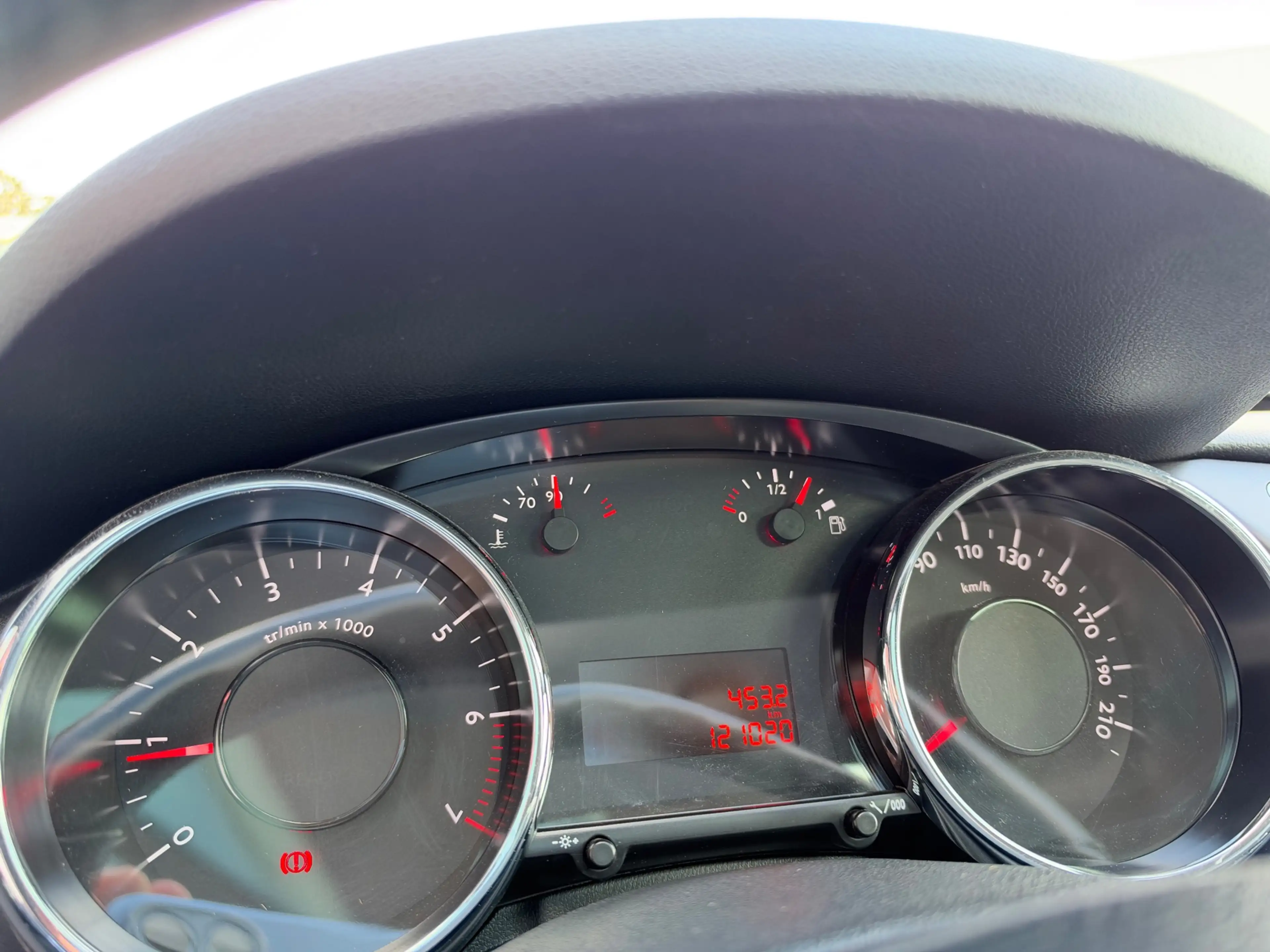 Peugeot 3008 1.2 PureTech Style / Navi / Camera / Pano / PDC / — photo 7