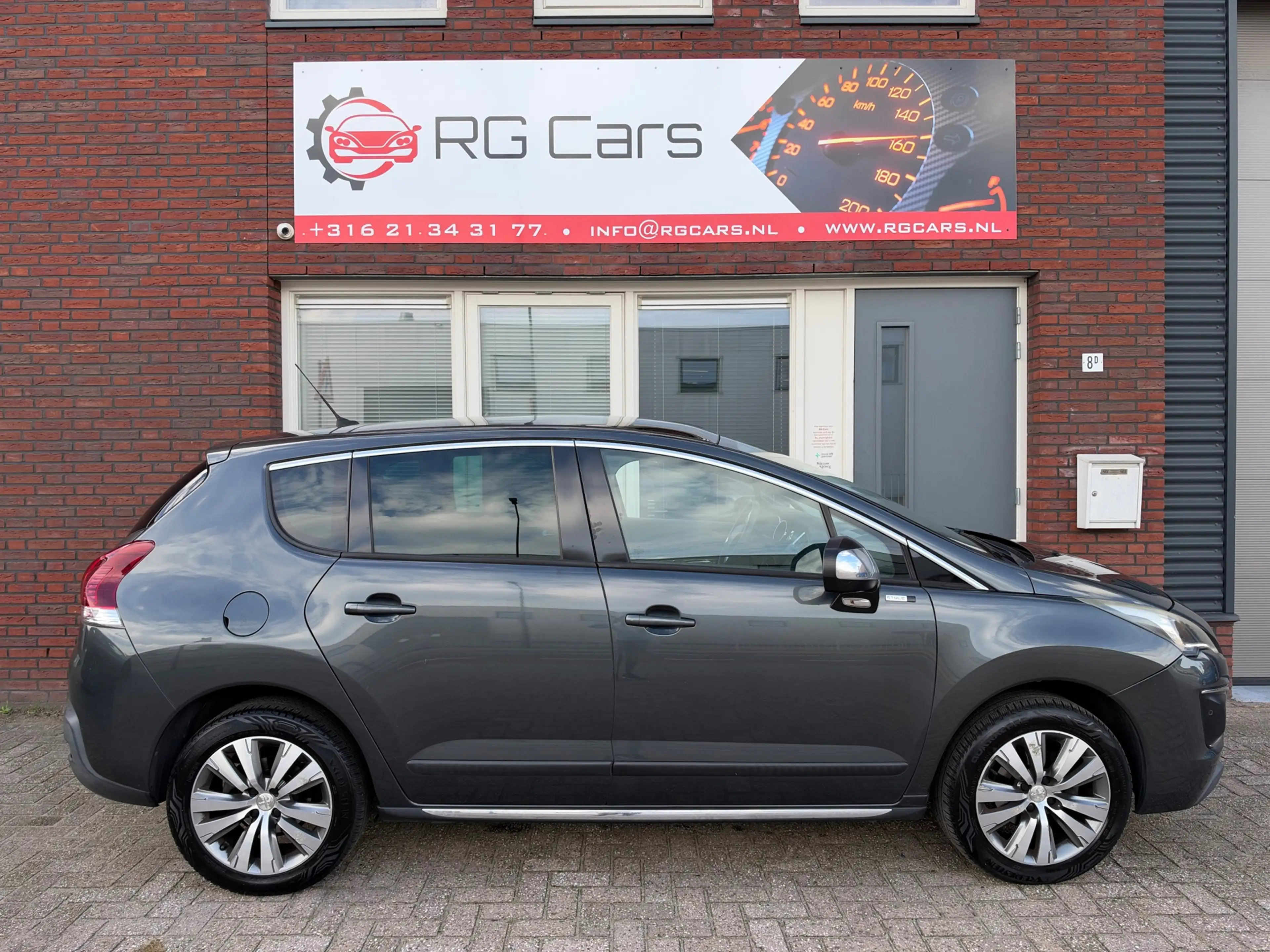 Peugeot 3008 1.2 PureTech Style / Navi / Camera / Pano / PDC / — photo 11