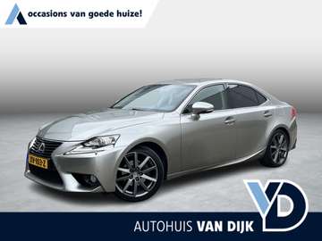 300h First Edition | MHEV/Navi/Clima/Cruise/18"/Ca