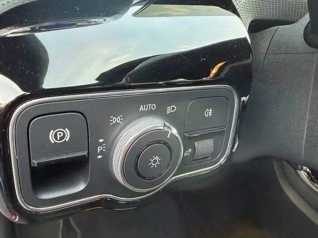 Mercedes-Benz Cla Class view 14