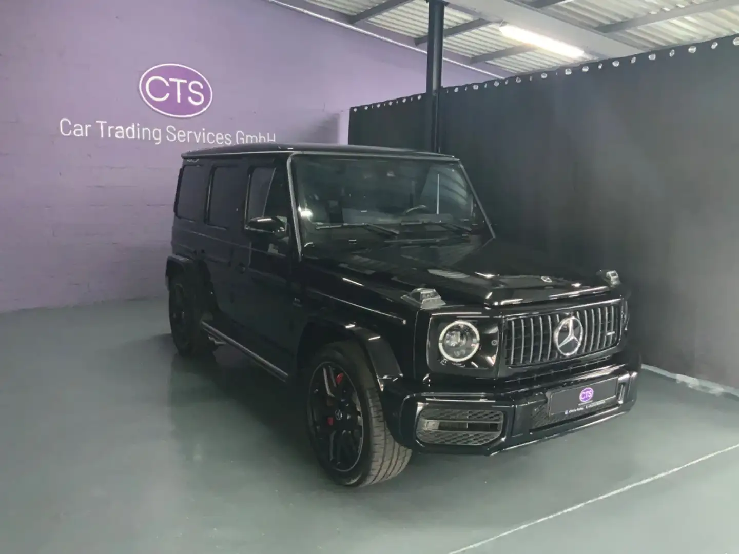 Mercedes-Benz G 63 AMG / Schwarz - 2