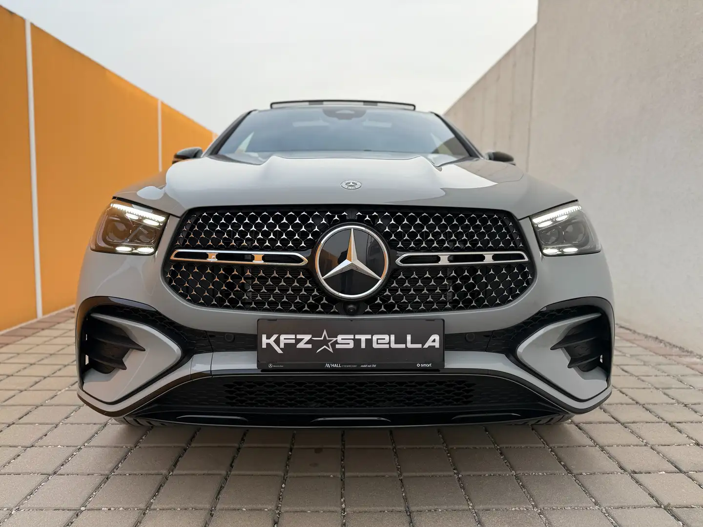 Mercedes-Benz GLE 450 GLE 450d 4Matic Coupé AMG-Line Designo Lack Gri - 2