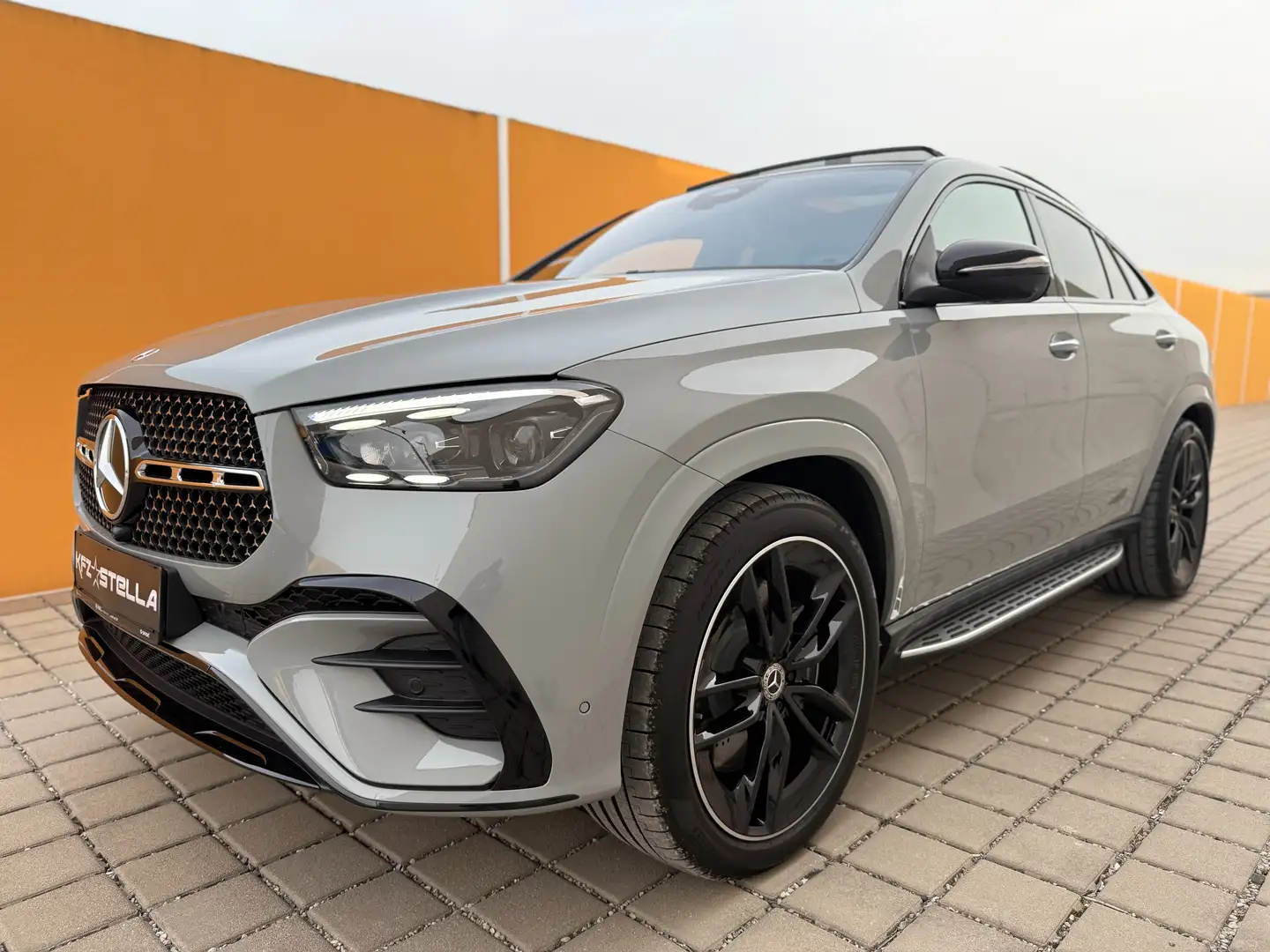 Mercedes-Benz GLE 450 GLE 450d 4Matic Coupé AMG-Line Designo Lack Gri - 1