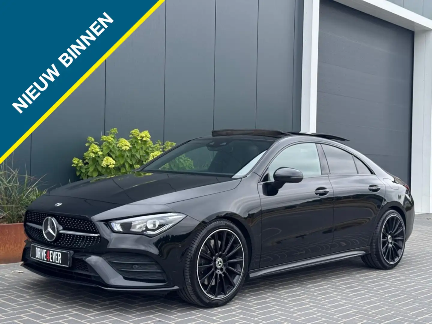 Mercedes-Benz CLA 220 4M. Prem. Plus PANO NAVI SFEER SPORTVELGEN PDC ELE Zwart - 1