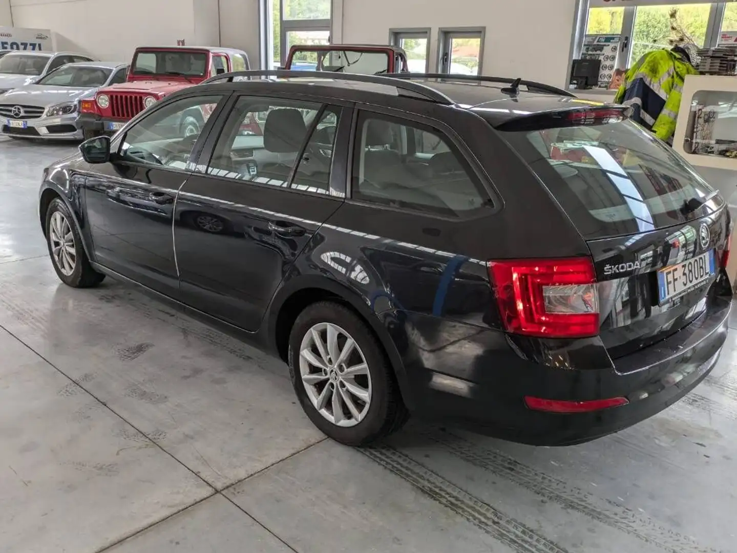 Skoda Octavia 1.6 tdi cr Ambition 110cv dsg - 2