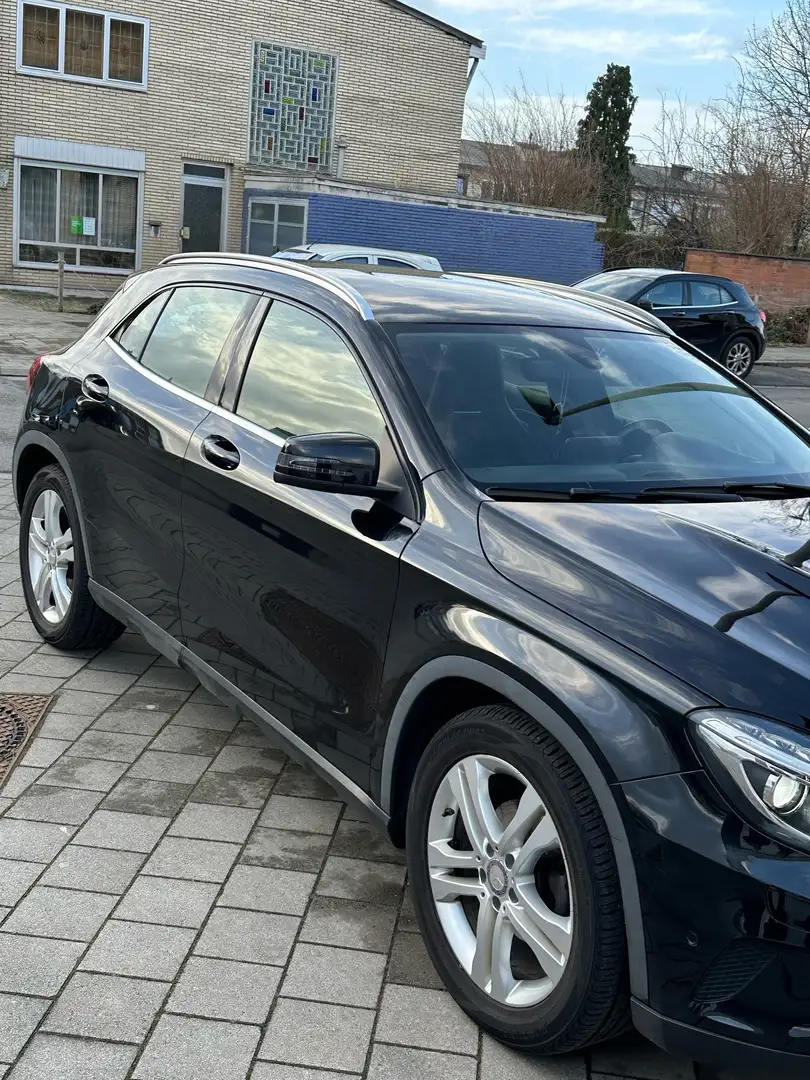 Mercedes-Benz GLA 200 (CDI) d Zwart - 1