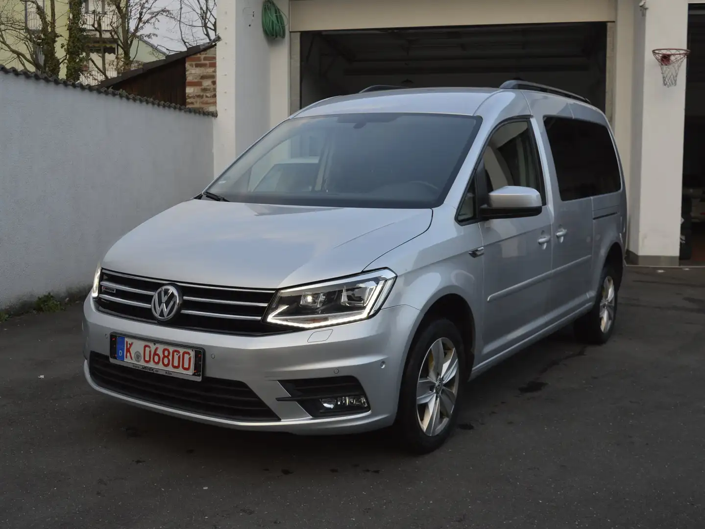 Volkswagen Caddy Maxi 2.0 TDI DSG 4M*Bi-XEN*App-C*AHK*5Si*Zahnr Ne Silber - 2