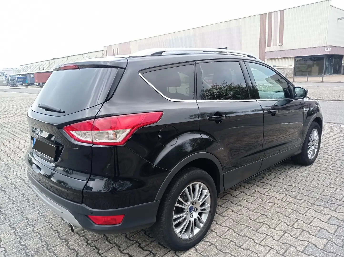 Ford Kuga 2.0 TDCi 2x4 Trend *AHK*Klima*17 Zoll Alus* Schwarz - 2