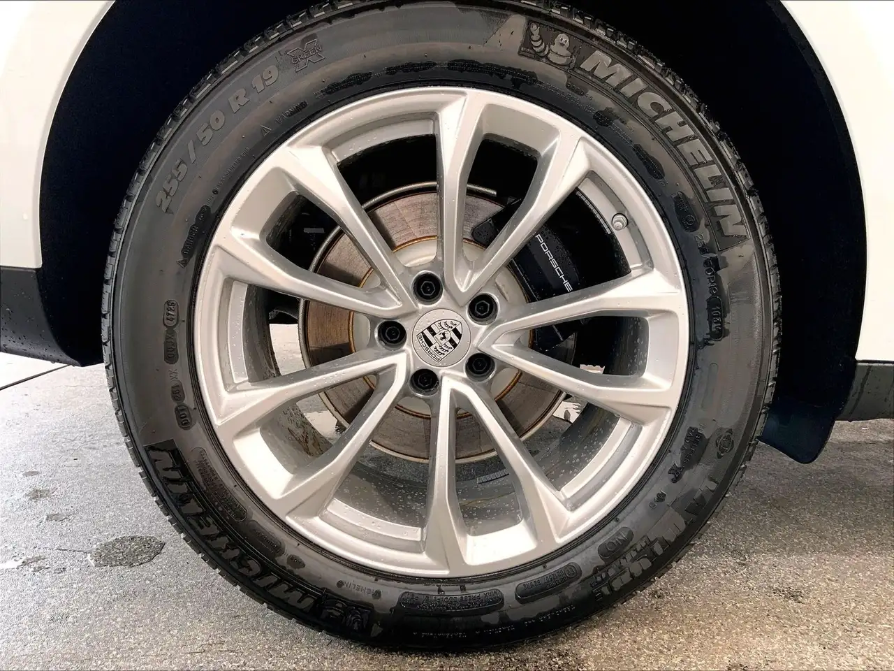 Porsche Macan photo Porsche Macan