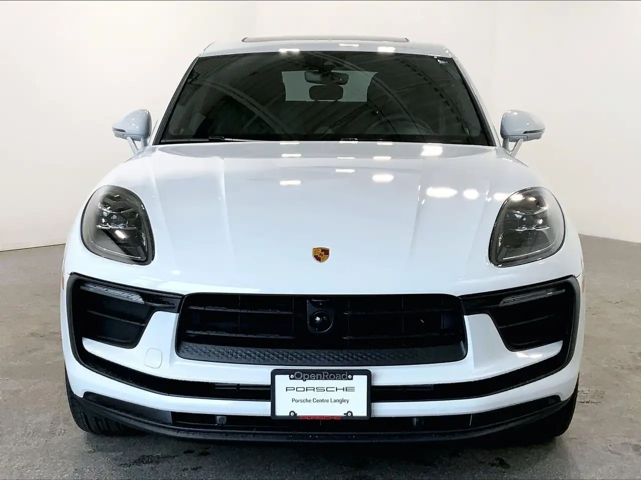 Porsche Macan photo Porsche Macan