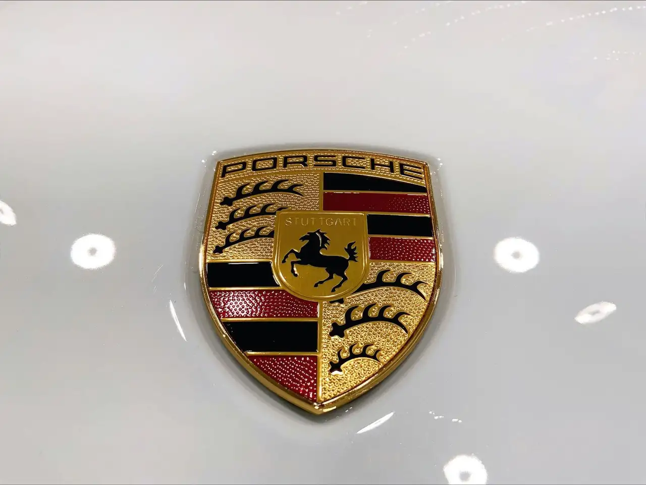 Porsche Macan photo Porsche Macan
