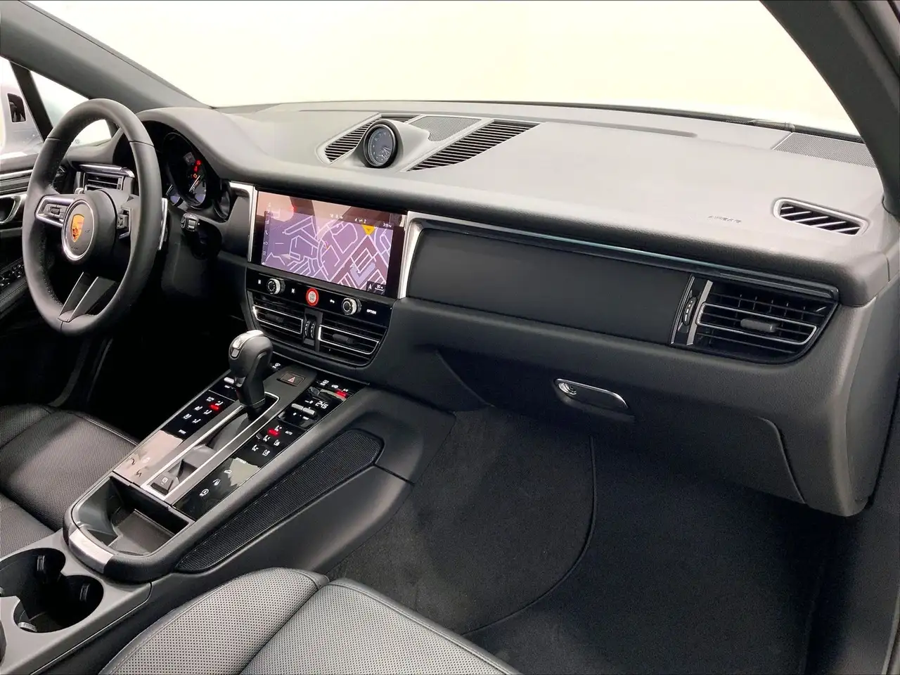 Porsche Macan photo Porsche Macan