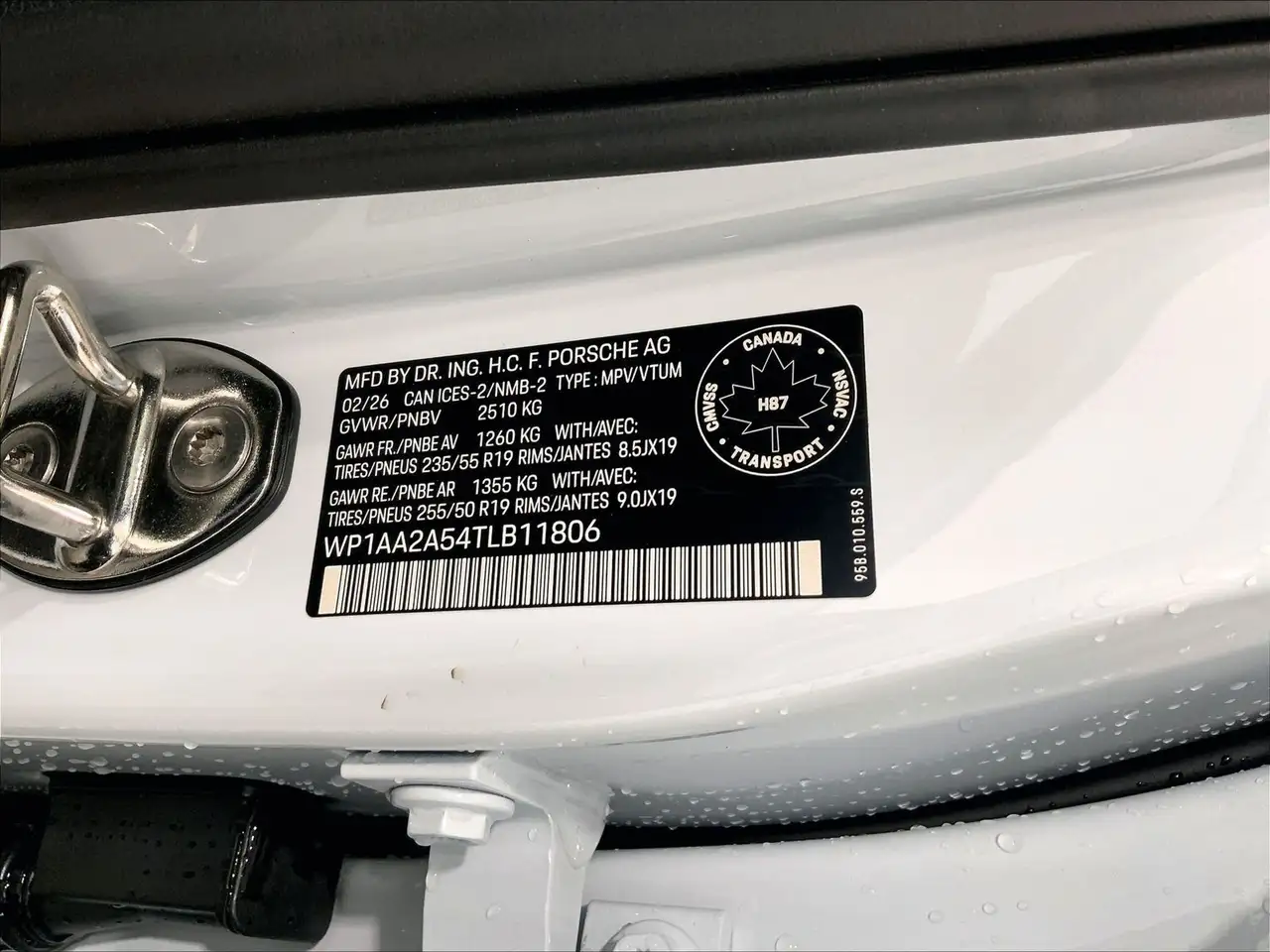 Porsche Macan photo Porsche Macan