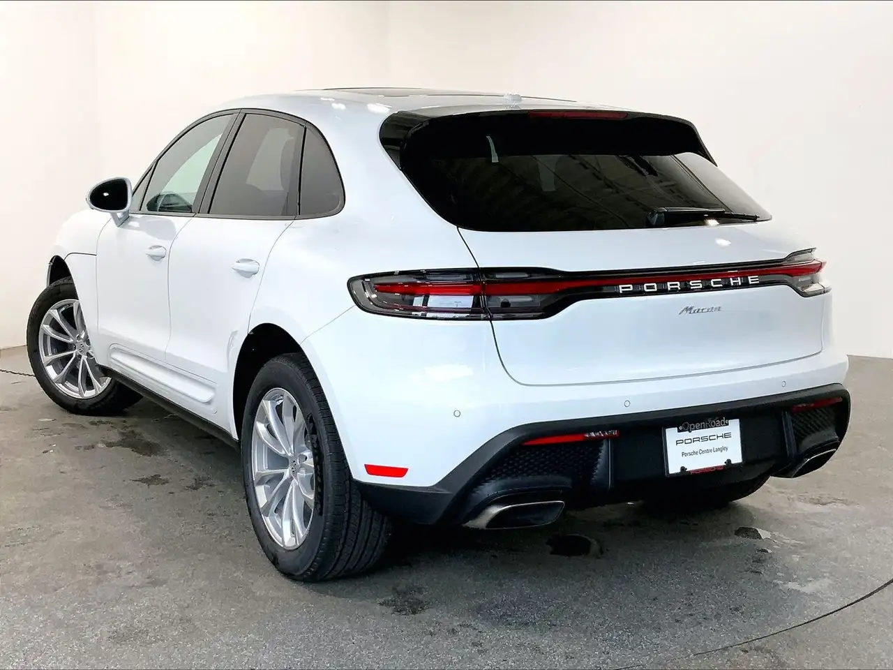 Porsche Macan photo Porsche Macan