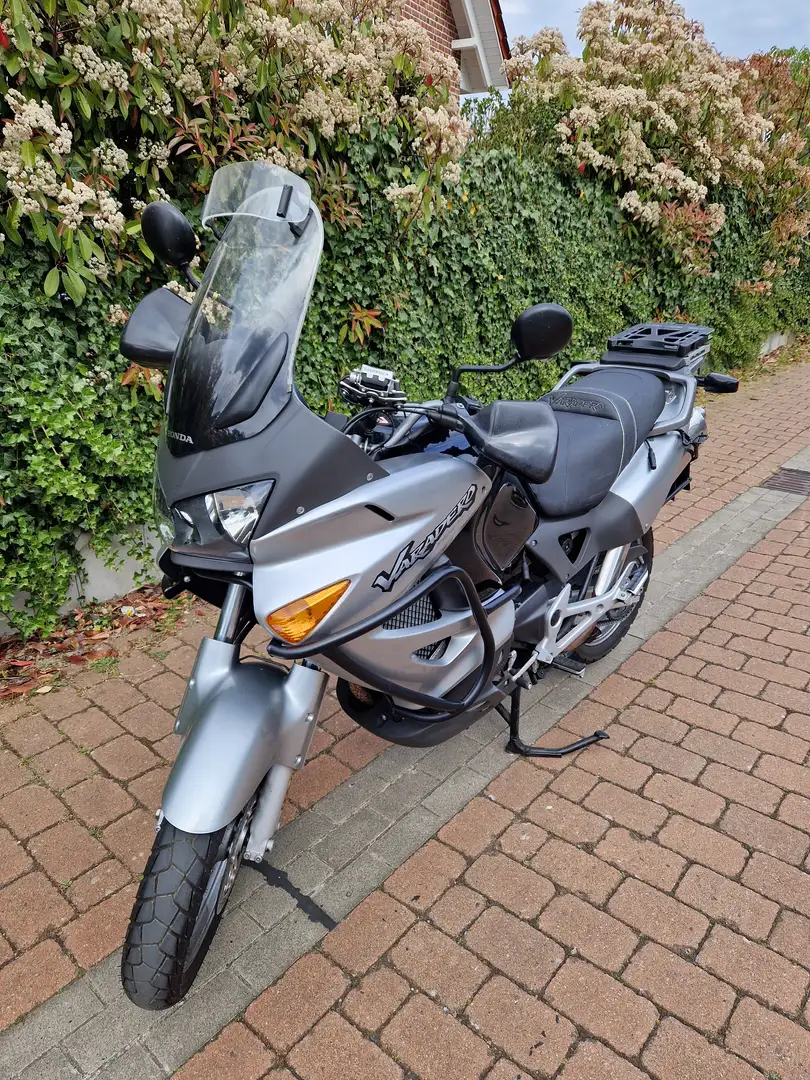 Honda Varadero XL1000VA Срібний - 1