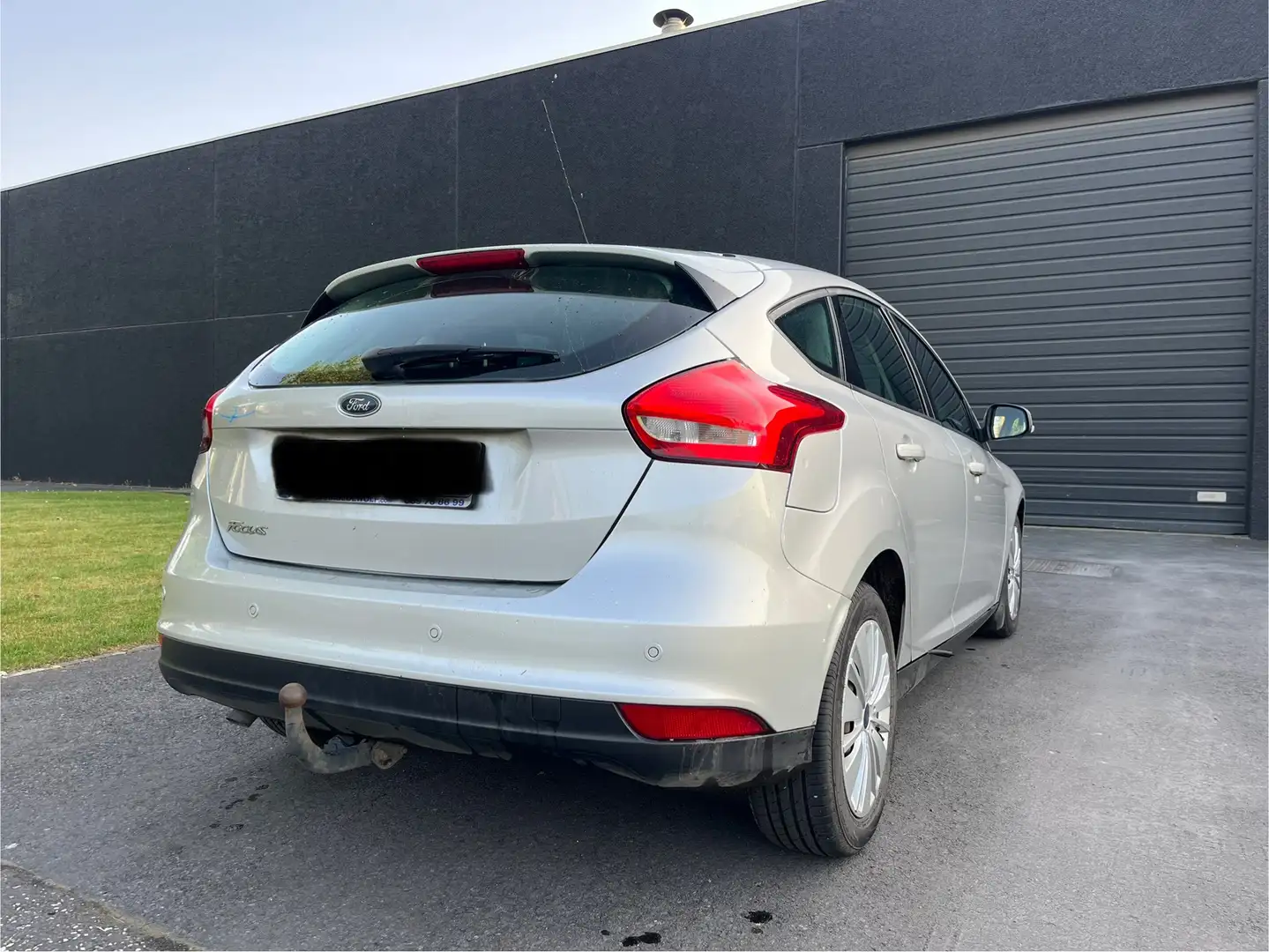 Ford Focus 1.5 TDCi Business Edition Zilver - 2