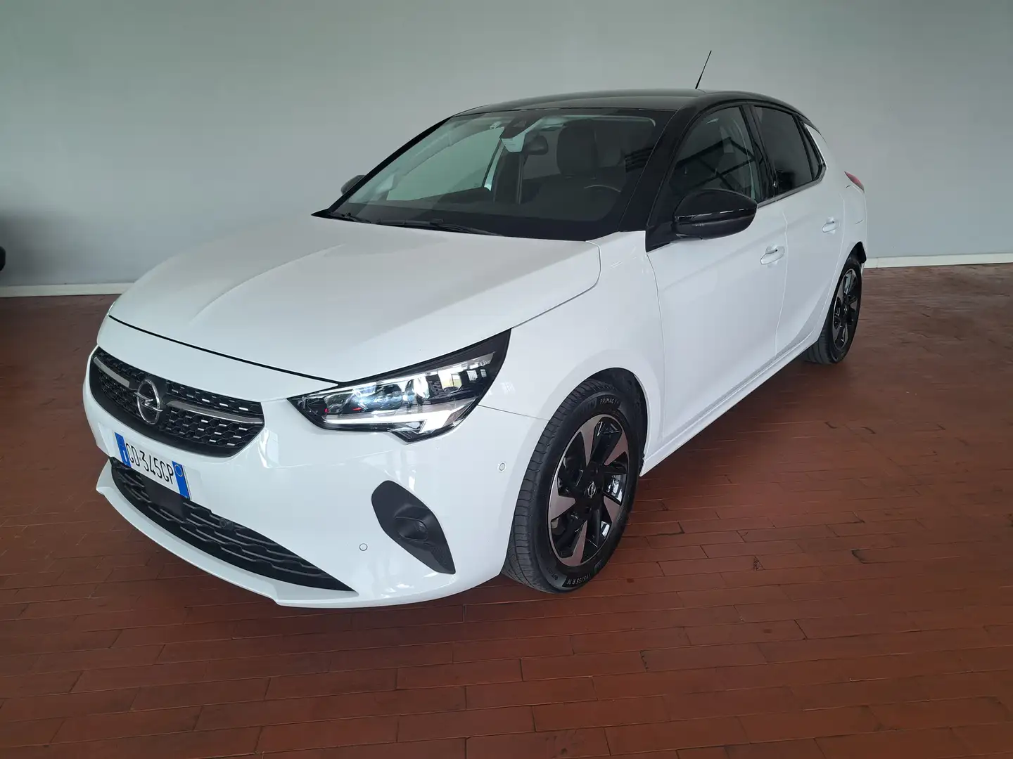 Opel Corsa e- Elegance PER NEOPATENTATI Bianco - 1