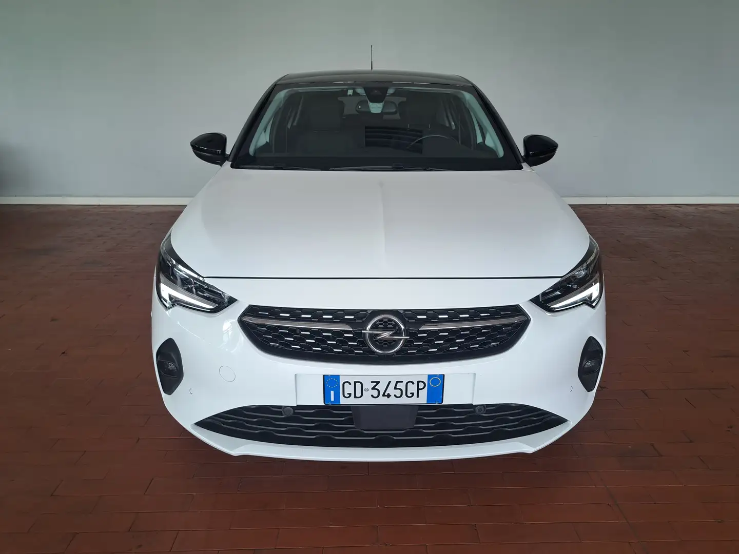 Opel Corsa e- Elegance PER NEOPATENTATI Bianco - 2