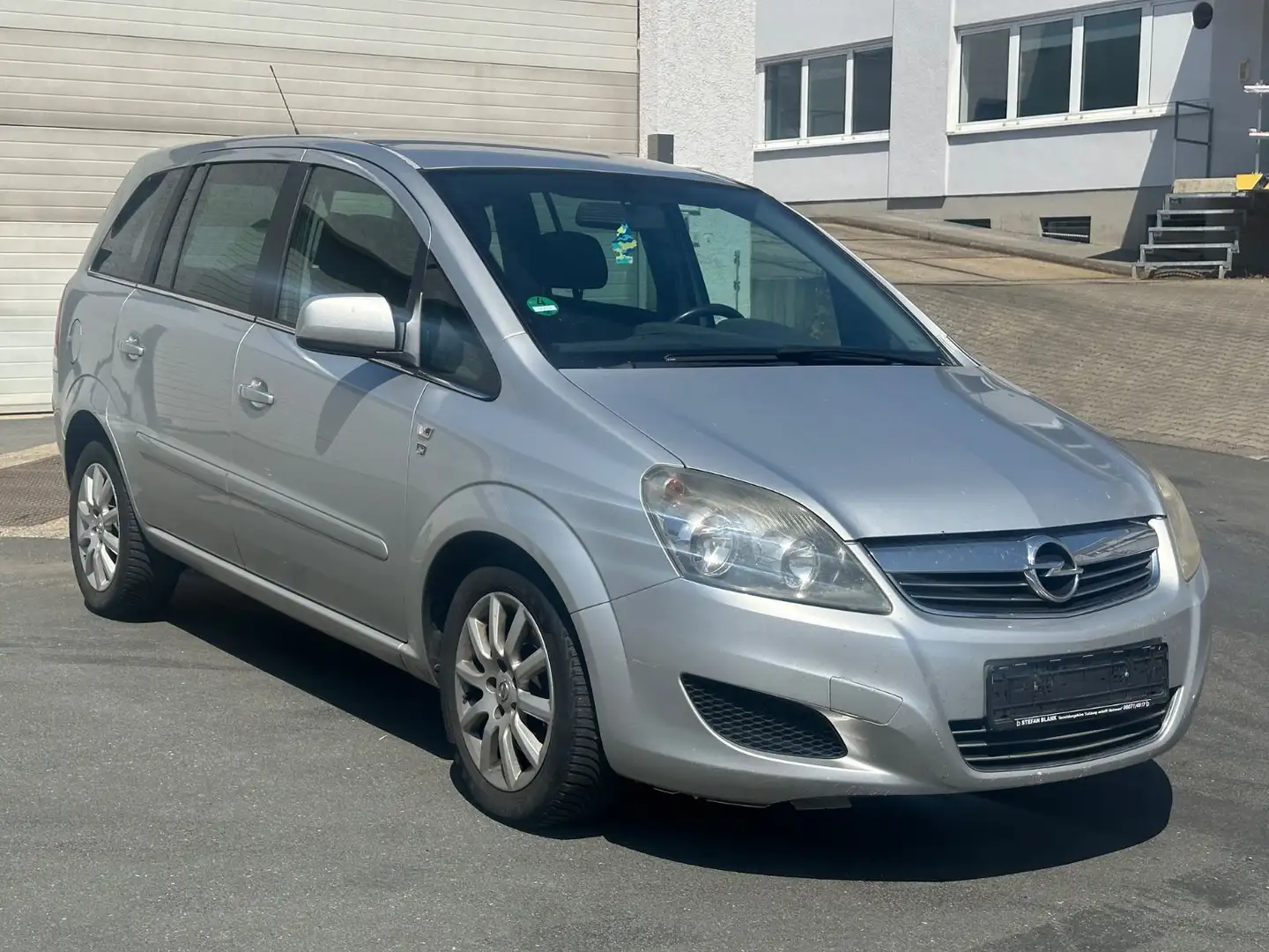Opel Zafira B Edition "111 Jahre" Plateado - 2
