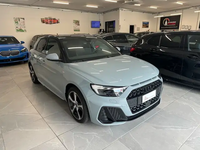 Audi A1 view 3