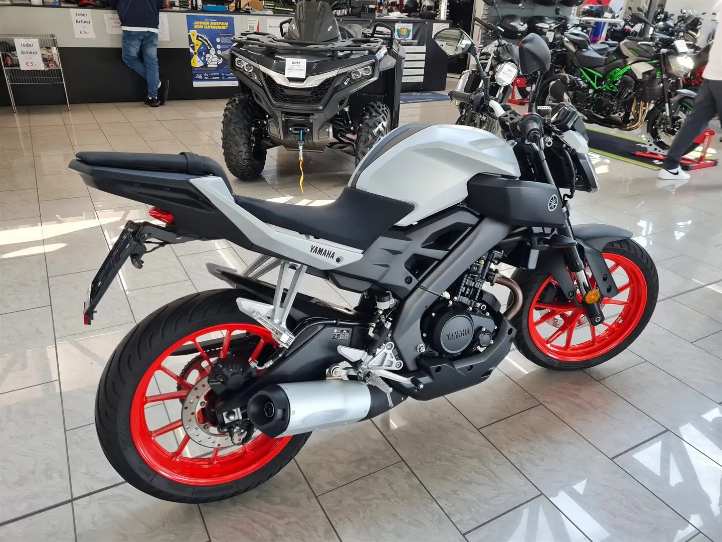 Yamaha MT-125 Silber - 2