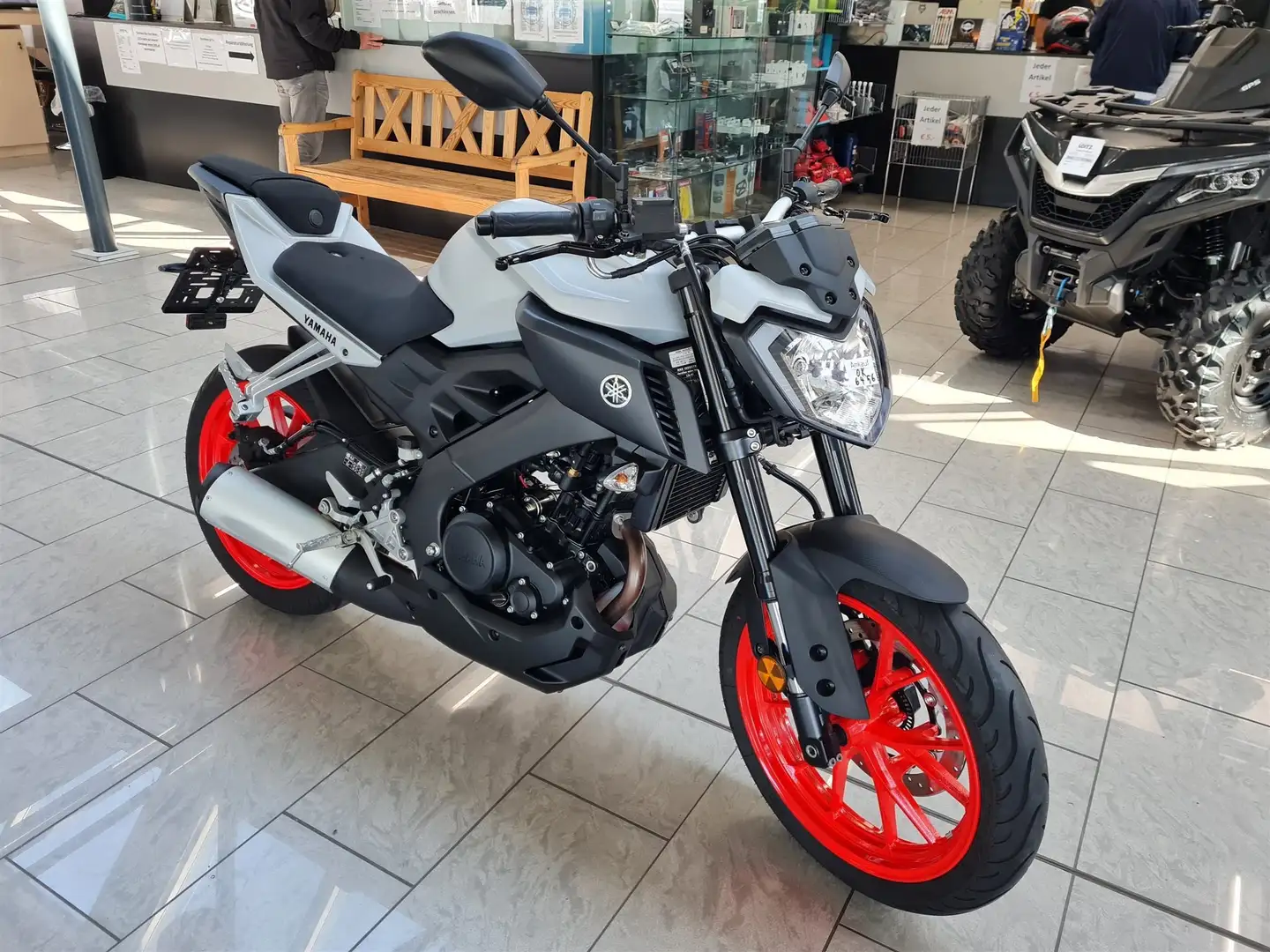 Yamaha MT-125 Silber - 1