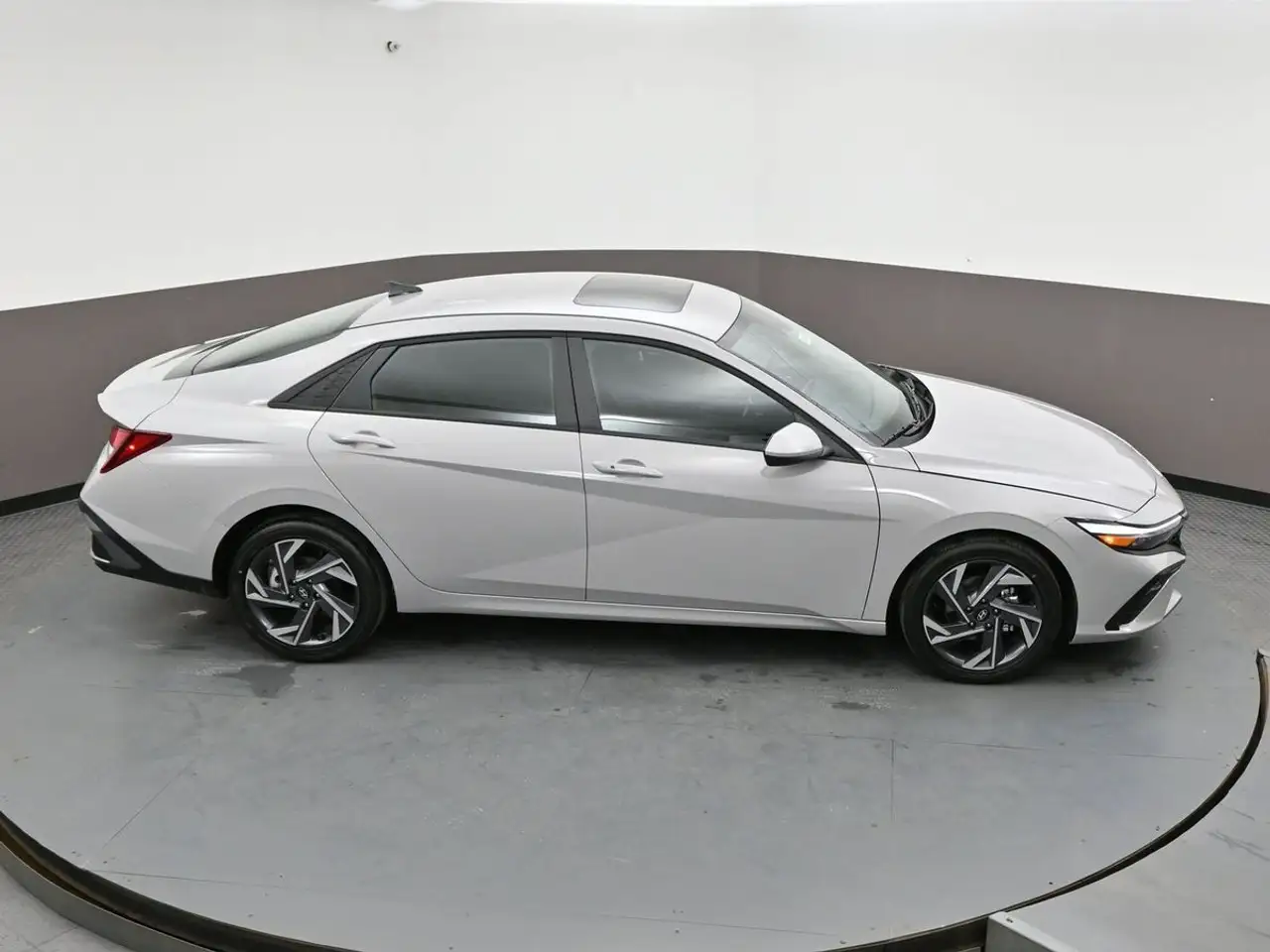 Hyundai ELANTRA снимка Hyundai ELANTRA