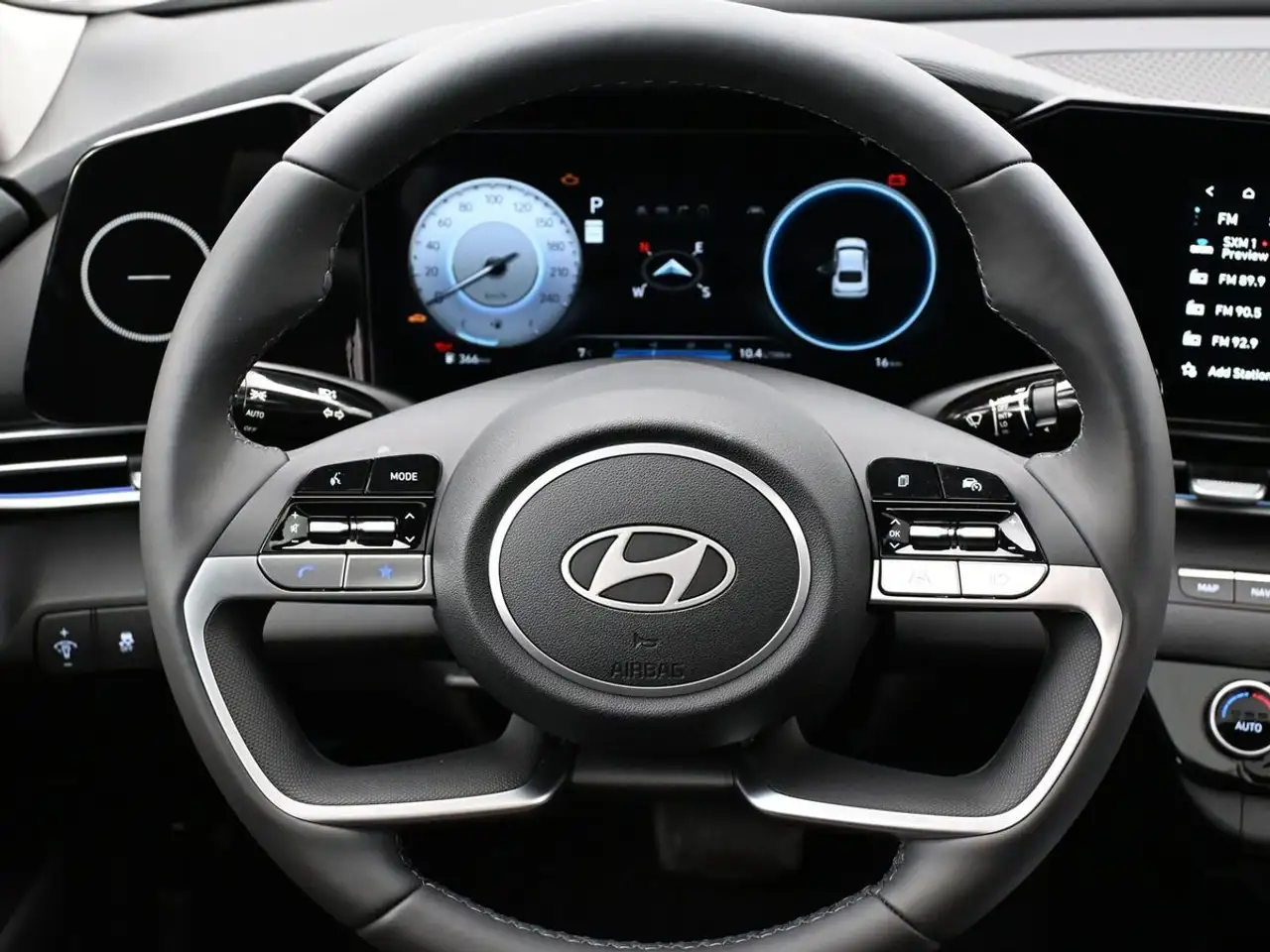 Hyundai ELANTRA снимка Hyundai ELANTRA